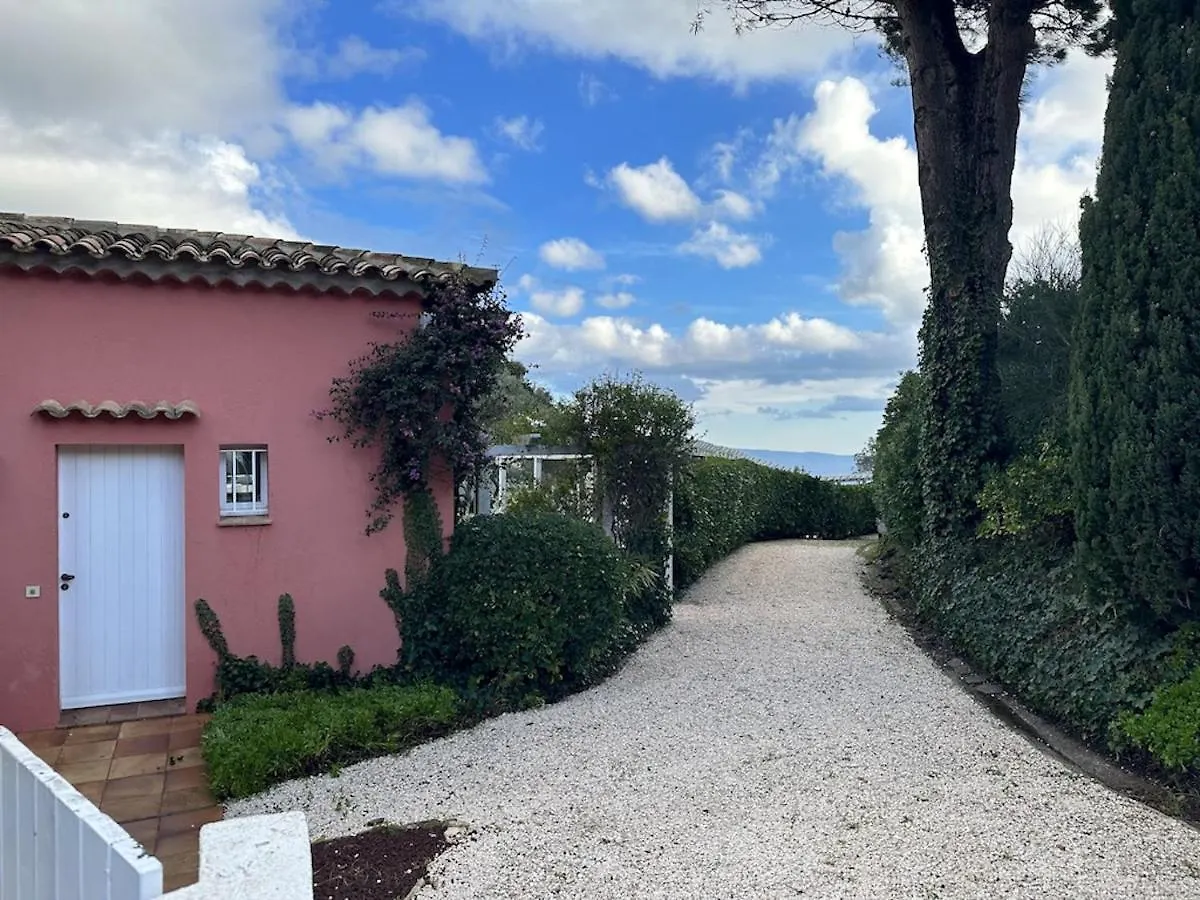 Villa de Charme: Rayol-Canadel-sur-Mer Retreat with Pool