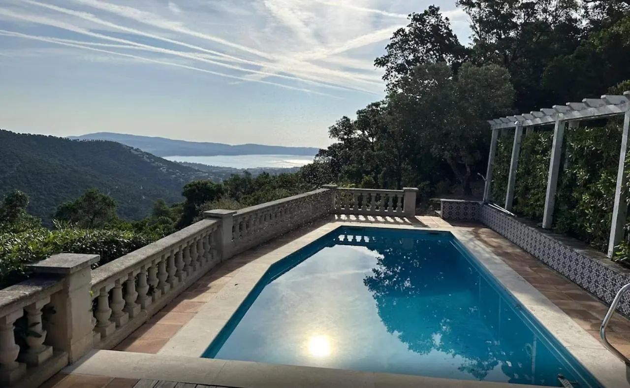 Villa de Charme: Rayol-Canadel-sur-Mer Retreat with Pool